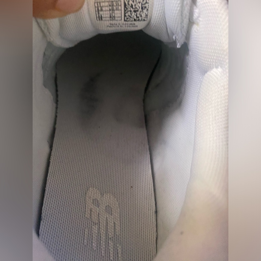 New Balance Shoes - Picture 6 of 9